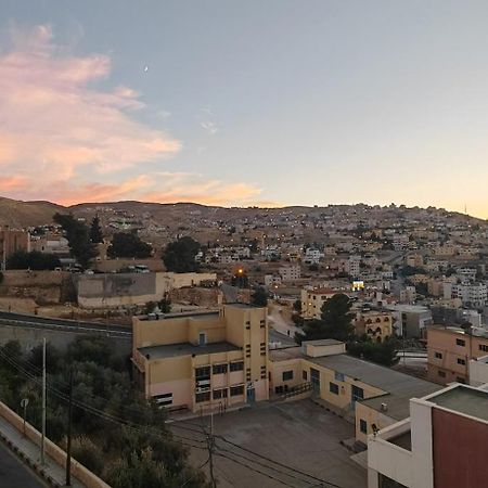 Cleopetra Hotel Вади Муса Екстериор снимка