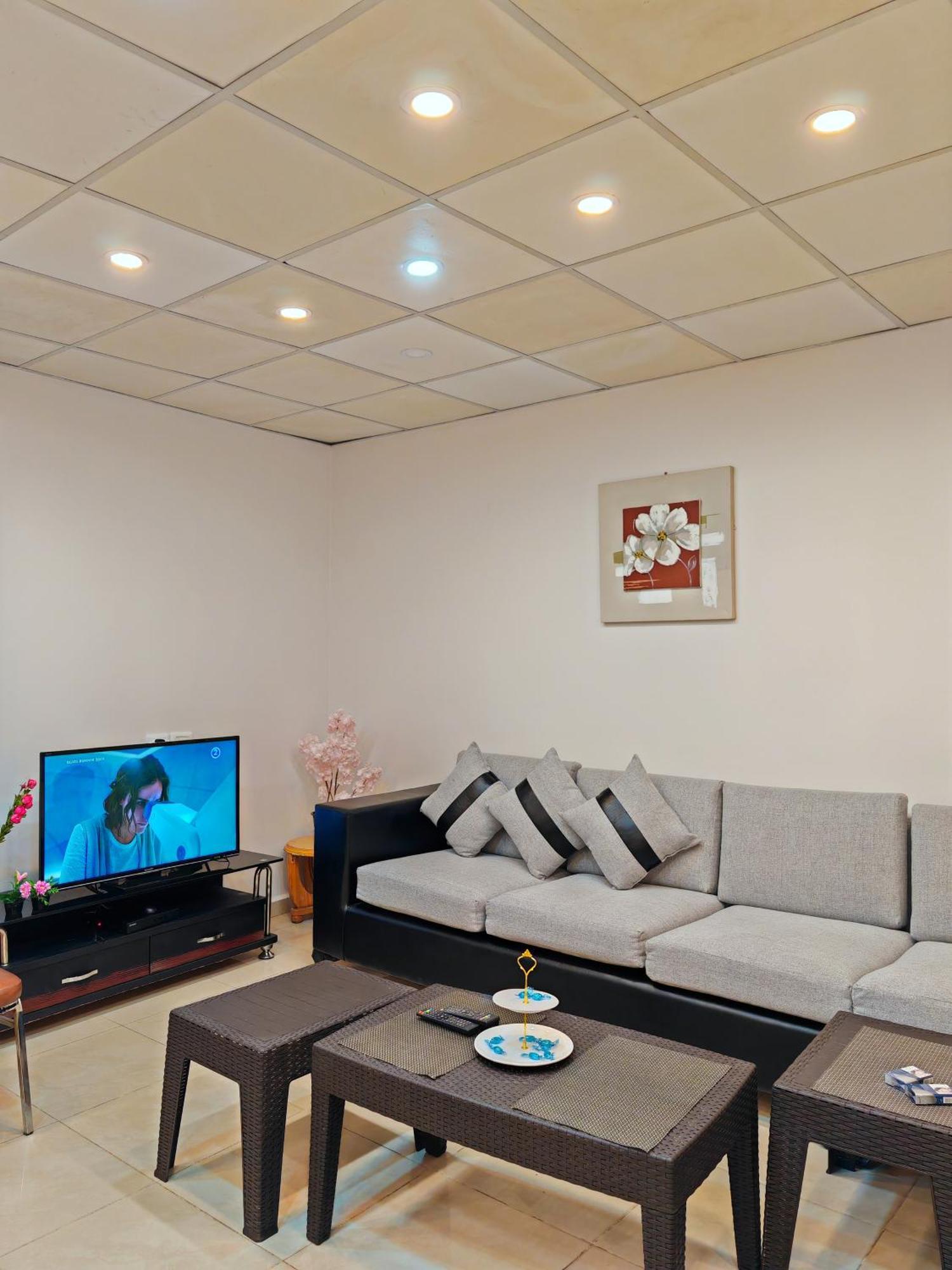 Cleopetra Hotel Вади Муса Екстериор снимка