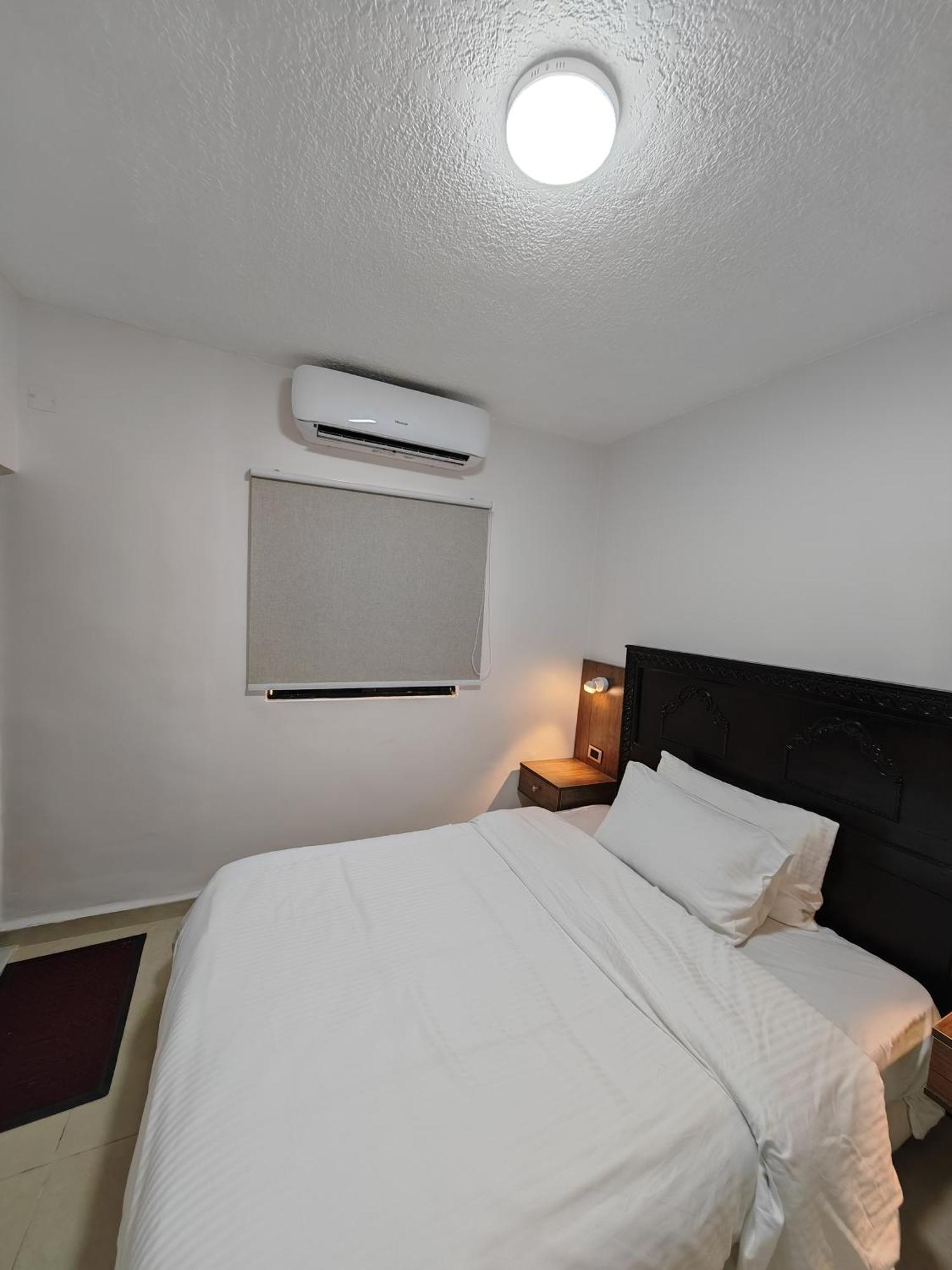Cleopetra Hotel Вади Муса Екстериор снимка