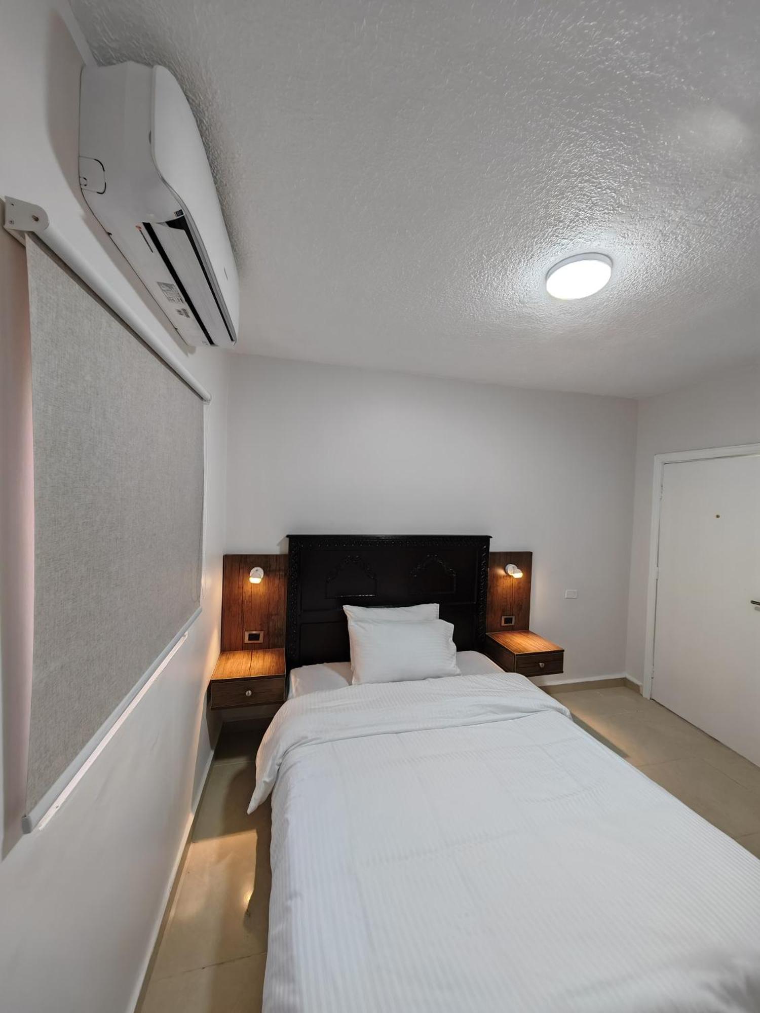 Cleopetra Hotel Вади Муса Екстериор снимка
