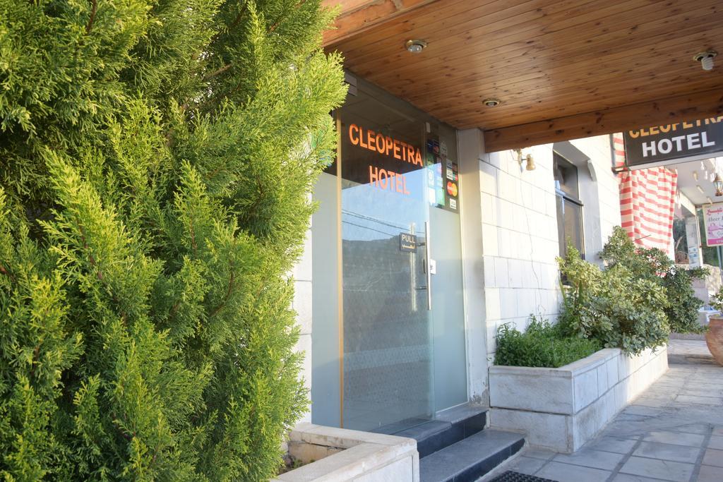 Cleopetra Hotel Вади Муса Екстериор снимка